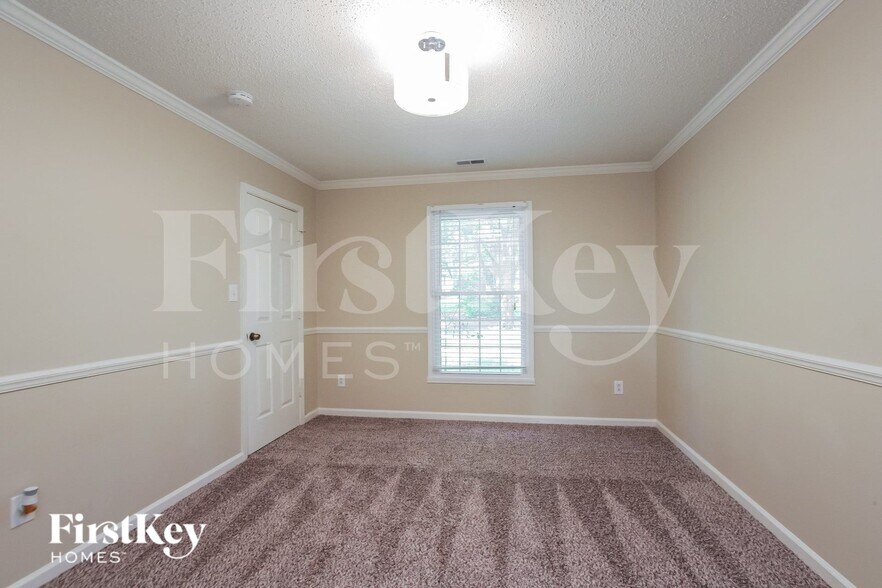 Building Photo - 7225 Rollingridge Dr