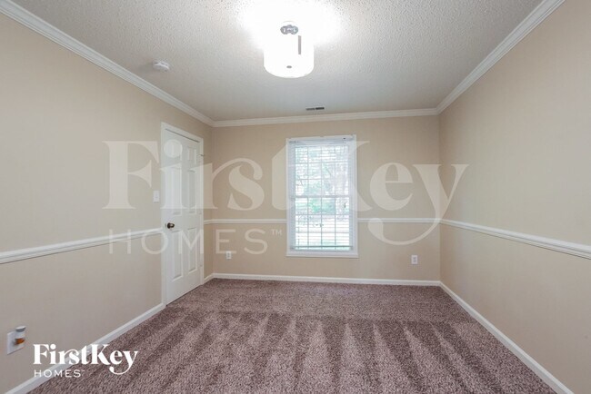 Building Photo - 7225 Rollingridge Dr