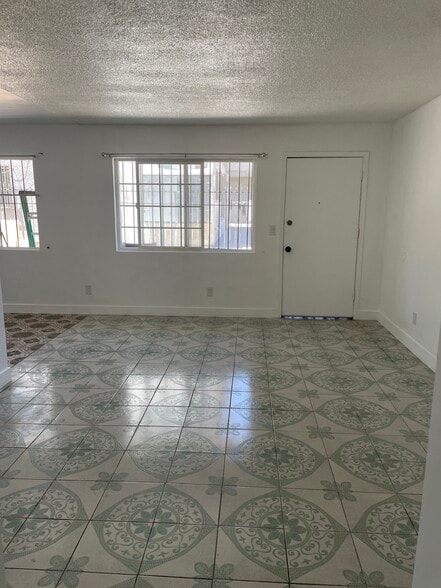 Floorplan - 711 W 81st St