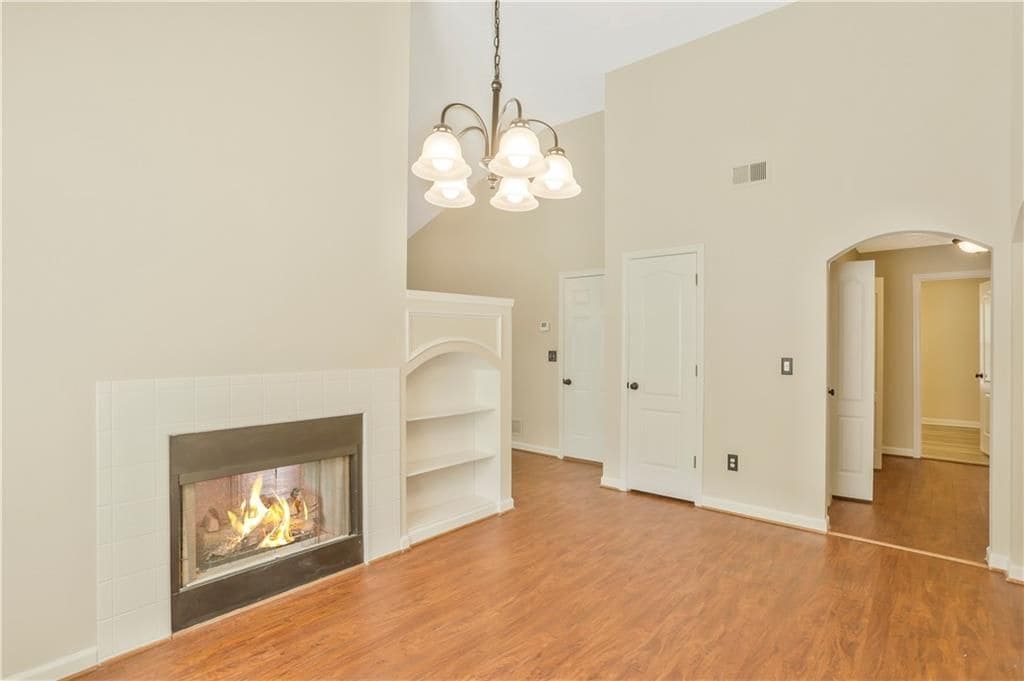 Building Photo - 328 White Oak Way