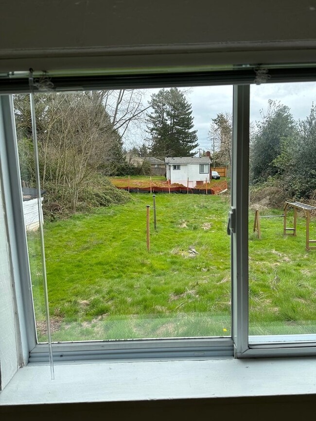 Building Photo - North Gate - Cozy 2 bed/ 1 bath house with...