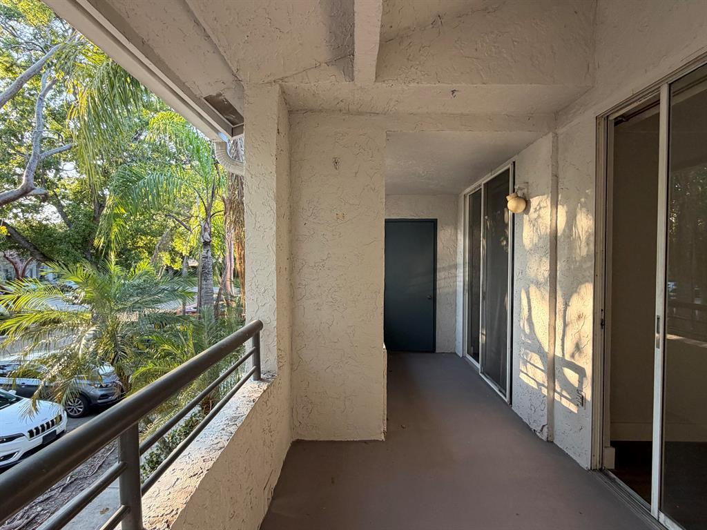 Building Photo - 921 Lyons Rd