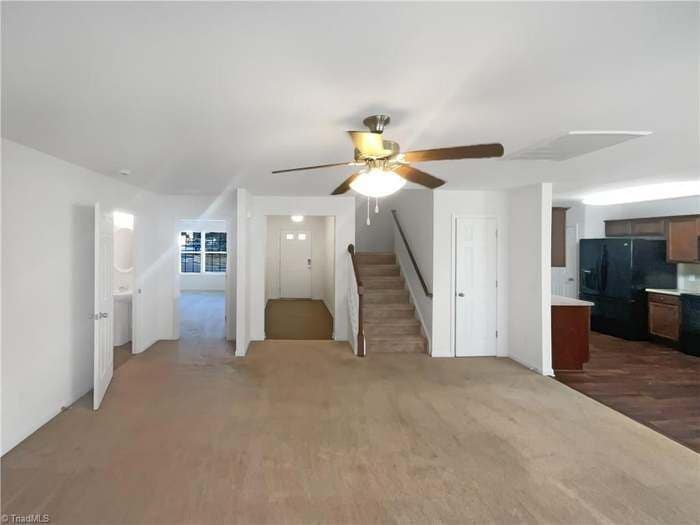 Building Photo - 2102 Longburn Dr