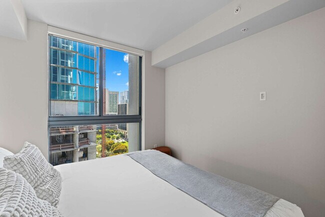 Building Photo - 11 NE 6th St