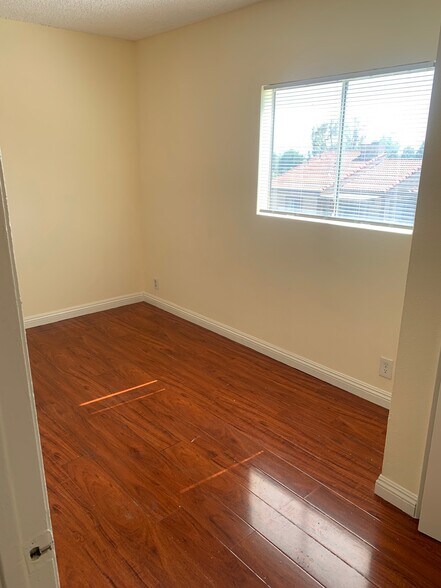 Building Photo - 1113 Circle City Dr
