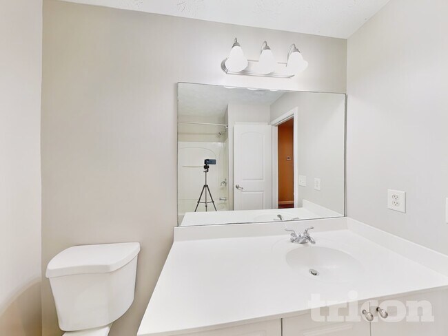 Building Photo - 2350 Dalton Park