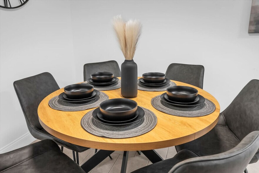 Building Photo - 24 Highland St