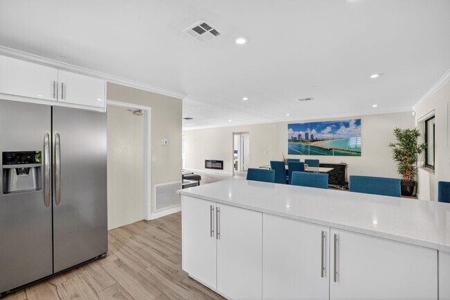 Building Photo - 407 SE 5th St