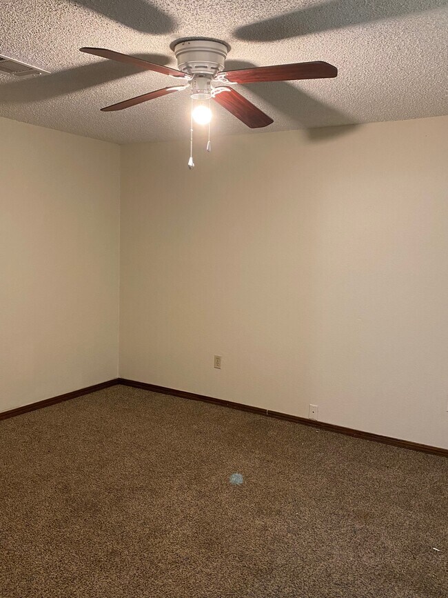 Building Photo - 2902 SW 86th St