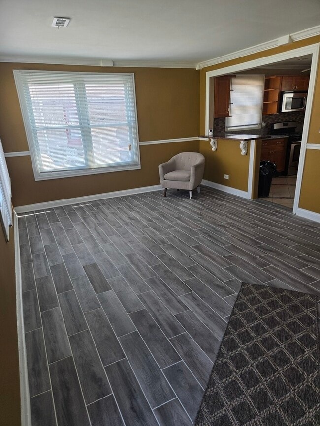 Building Photo - 253 Mantua St