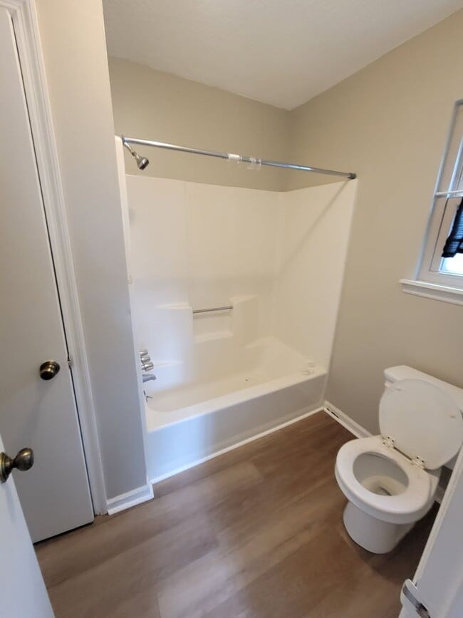 Building Photo - 2507 Lowndes Dr