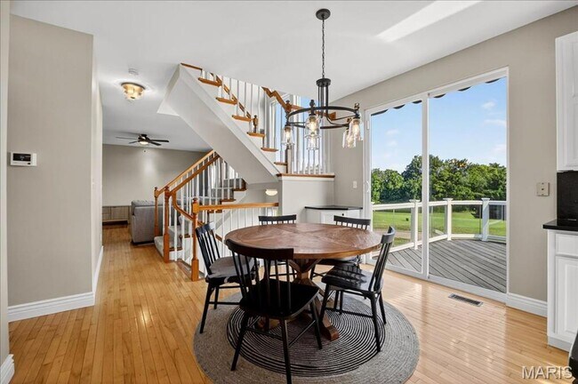 Building Photo - Golf Course Living
