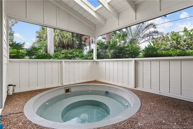 Primary Photo - 3 Rio Vista Dr