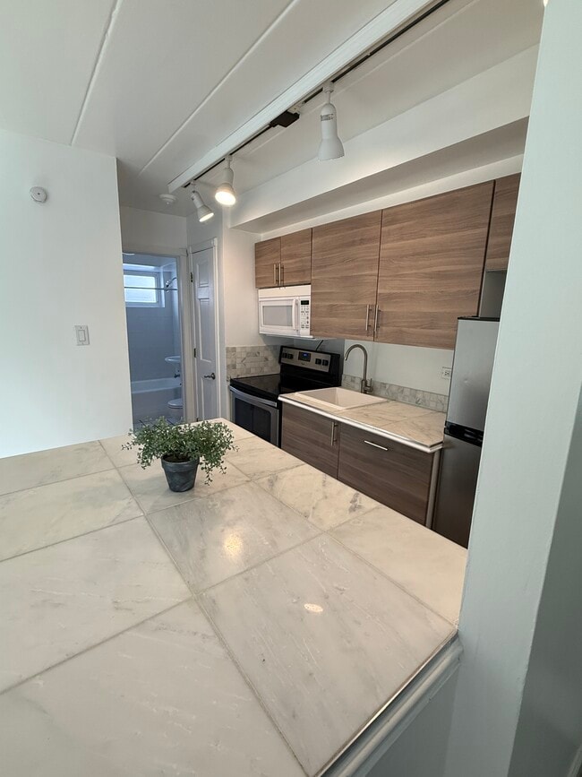 Building Photo - 40 Harrison St