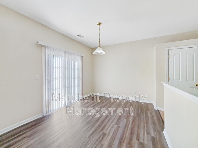 Building Photo - 9 Sunfield Ct