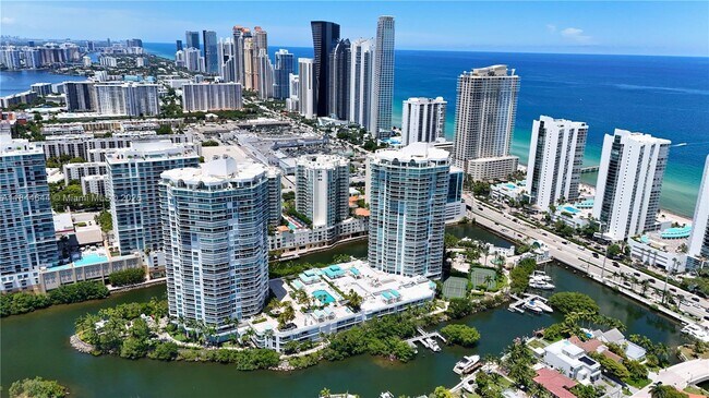 Building Photo - 16500 Collins Ave