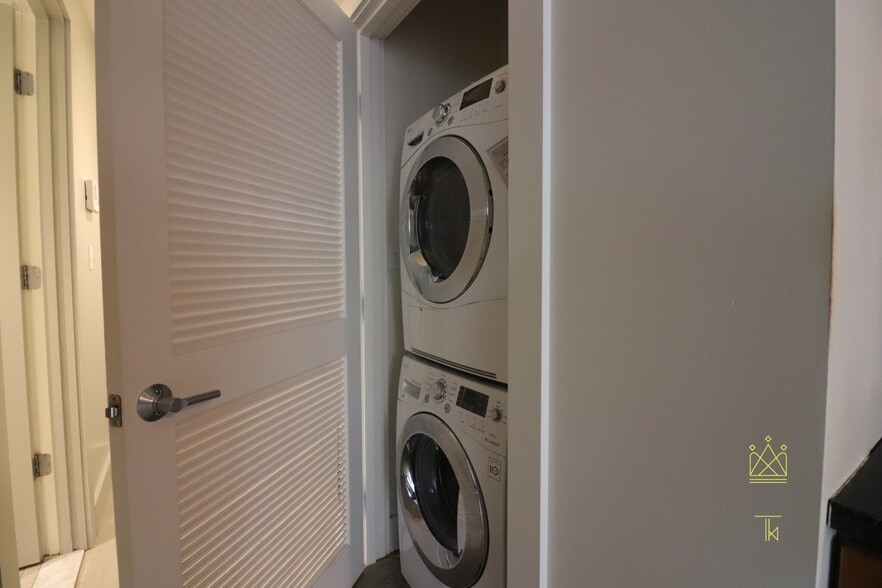 Building Photo - 20-26 Sunnyside St. Unit 6