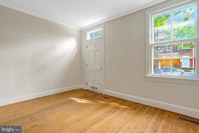 Building Photo - 225 S Payne St