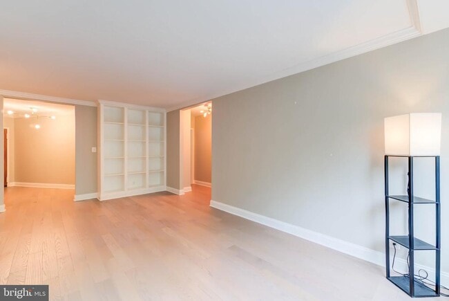Building Photo - 4200 Cathedral Ave NW