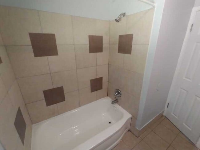 Building Photo - 6607 Rhone Dr