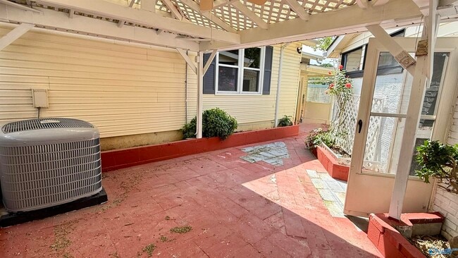 Building Photo - 1217 Catskill Cir SE