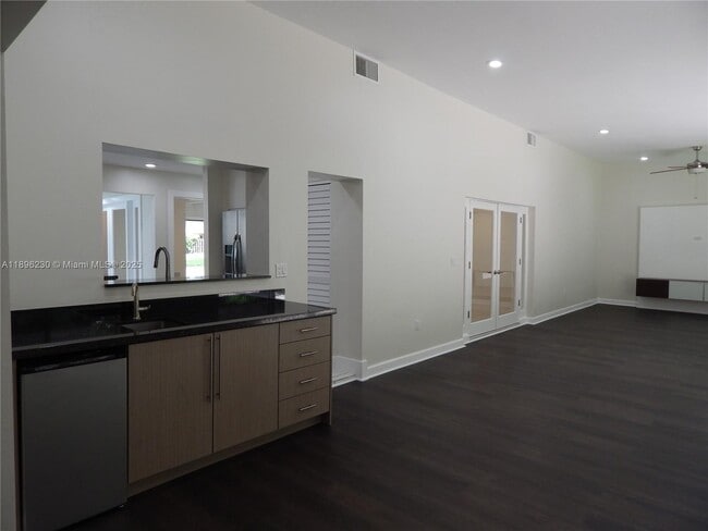 Building Photo - 11530 SW 92nd St