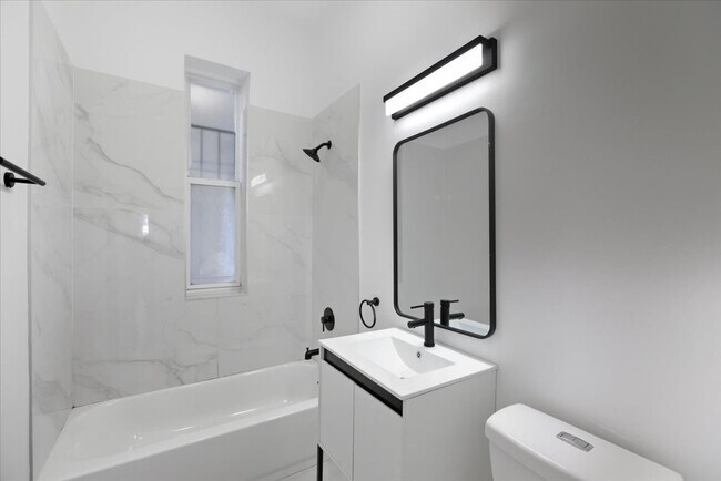 Building Photo - 3211 W Le Moyne St