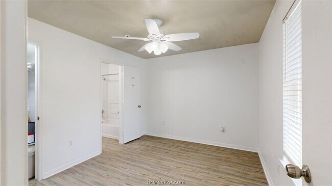 Building Photo - 515 Southwest Pkwy