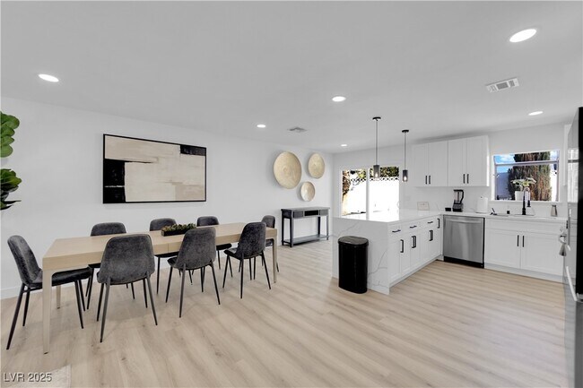 Building Photo - 1705 Battle Creek Cir