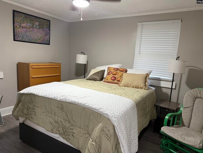 Building Photo - 3416 Hazelhurst Rd