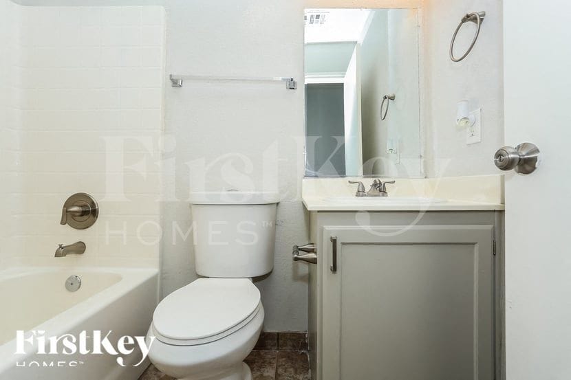 Building Photo - 7908 Olympus Ave