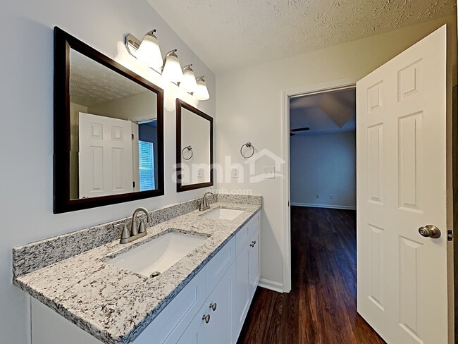 Building Photo - 3342 Mooring Dr