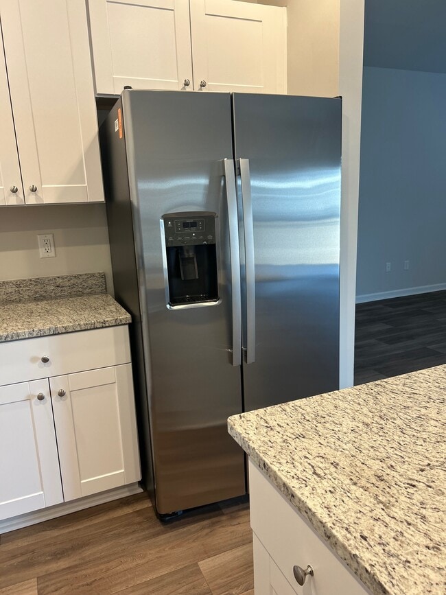 Building Photo - 404 Lehamite Ct