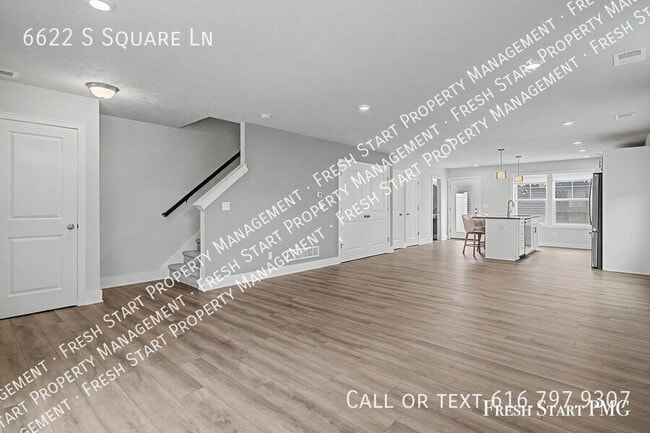 Building Photo - 6622 S Square Ln