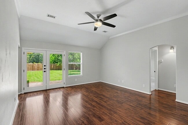 Building Photo - 10718 Fairview Dr