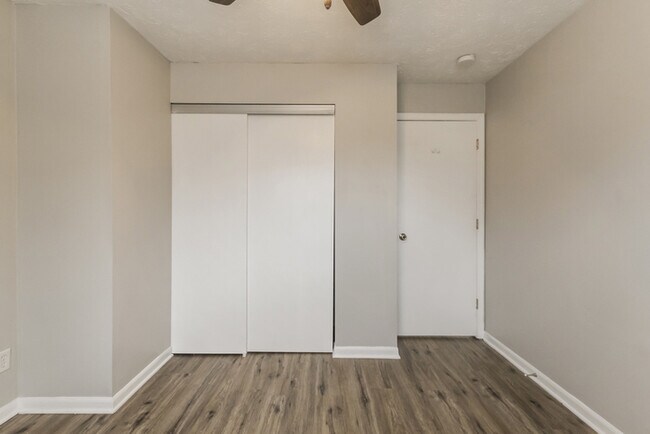 Building Photo - Stunning 3 Bedroom Home