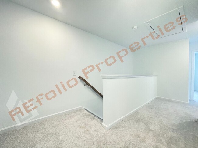 Building Photo - 813 Basswood Gln Trl