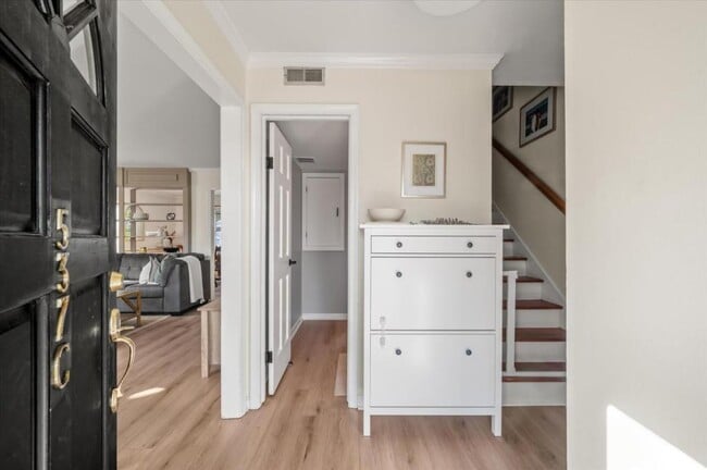 Building Photo - 537 Braxton Ave