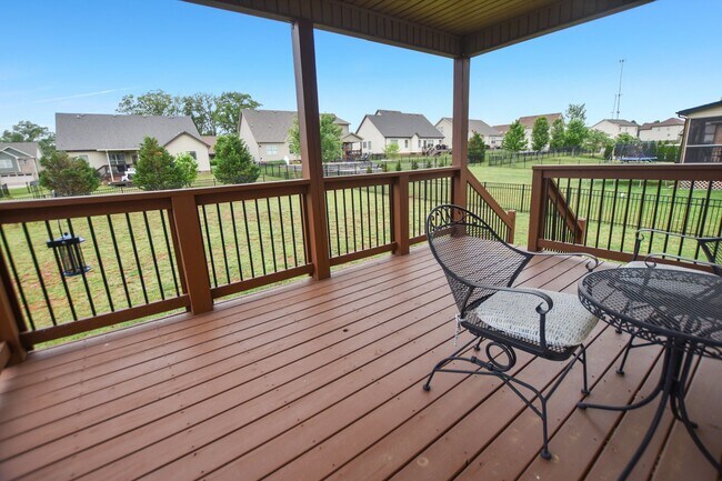 Building Photo - Pet Friendly Four Bedroom with Basement in...