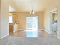 Building Photo - Luxurious Duplex in Corvallis