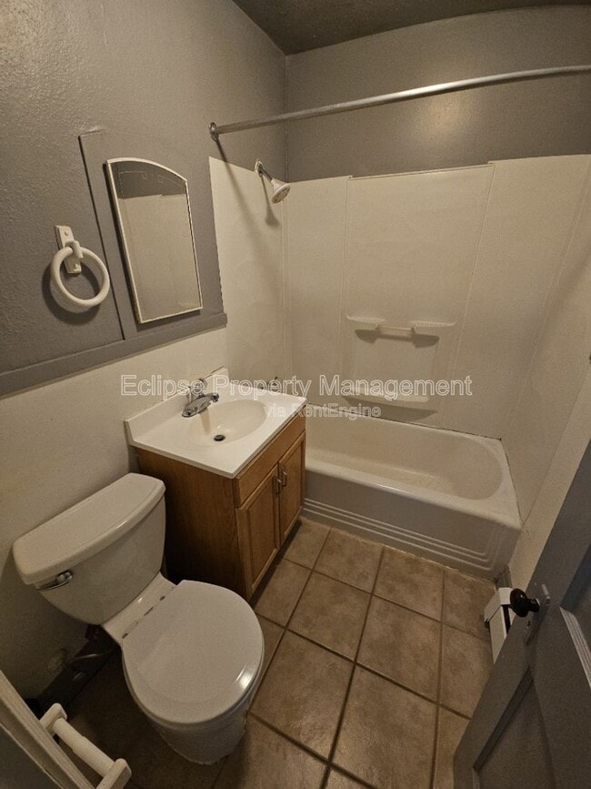 Building Photo - 1125 3rd St