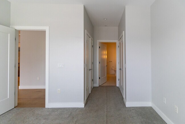 Building Photo - 10 Shipyard Dr