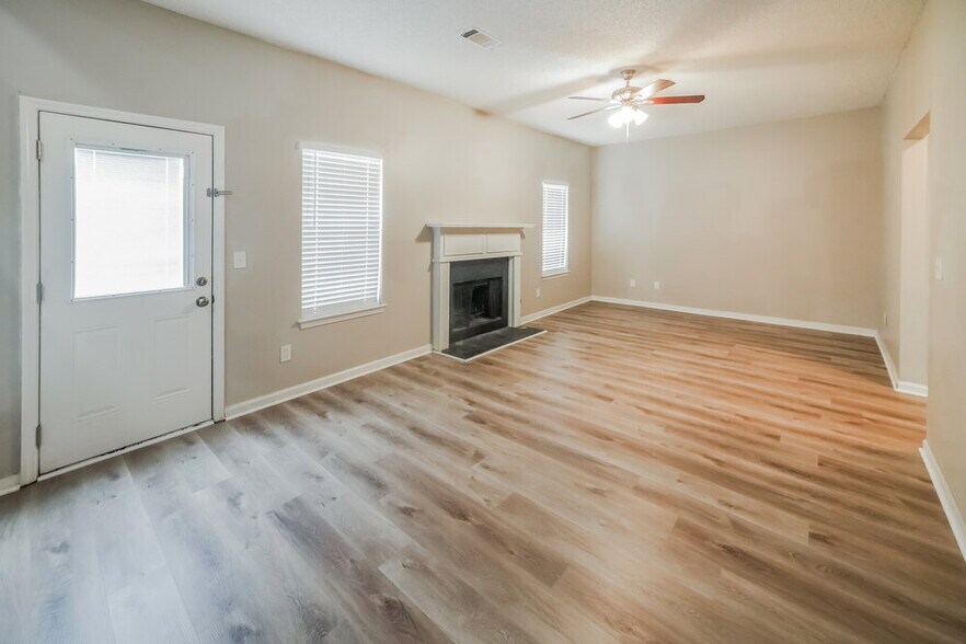 Building Photo - 6926 Silver Grass Ct