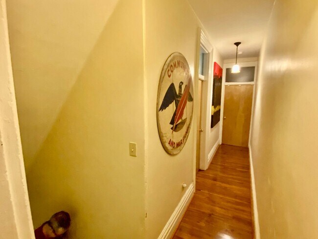 Building Photo - 5528-30 Comet Way
