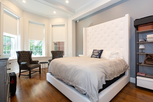 Building Photo - 288 Commonwealth Ave