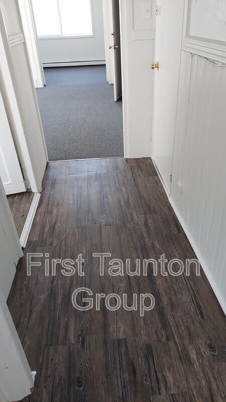 Building Photo - 9 Cedar St