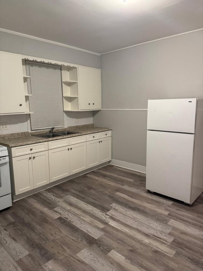 Building Photo - 155 Franklin Ave