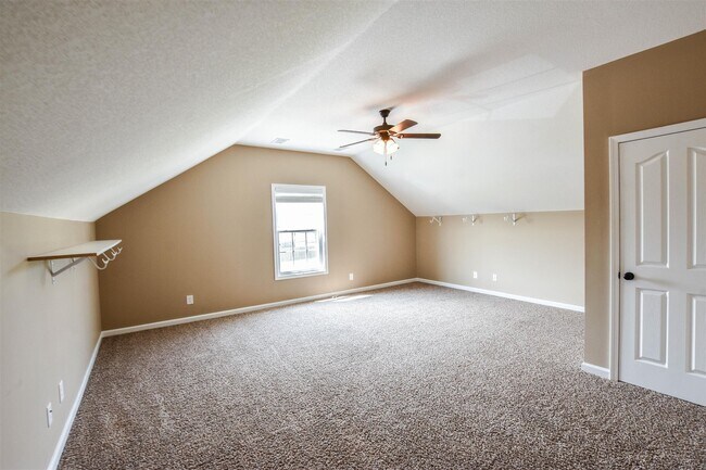 Building Photo - Ranch with Bonus in Fox Crossing!
