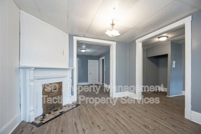 Building Photo - 1583 E 84th St