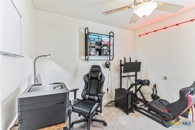 Building Photo - 1507 Hazelnut Dr
